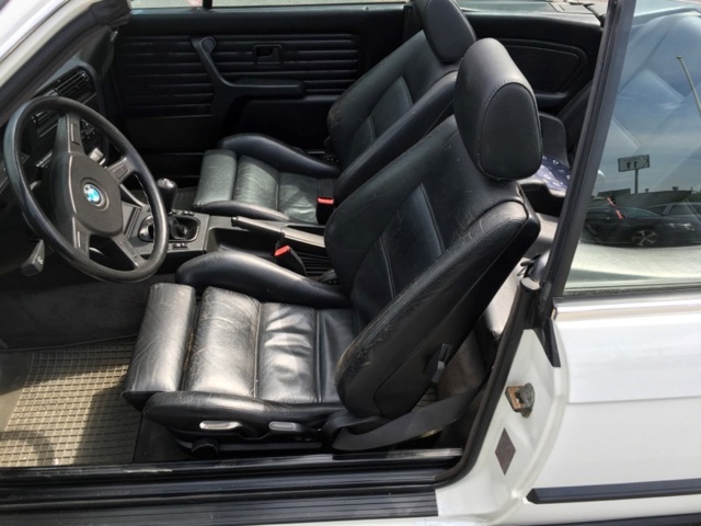 951909-13 BMW 318i Cabriolet - 1992