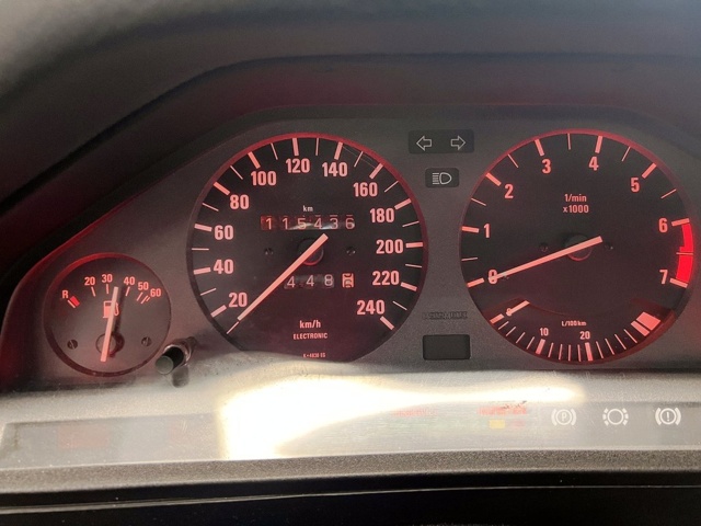 951909-25 BMW 318i Cabriolet - 1992