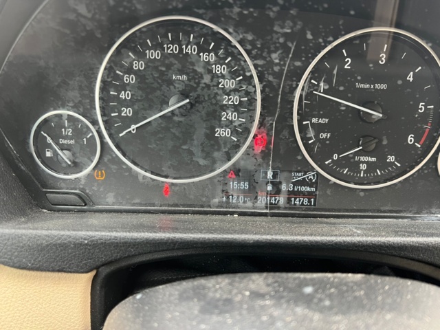 951910-25 BMW 318d Gran Turismo Steptronic - 2014