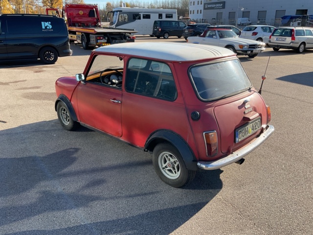 887161-5 BMC MINI 1000 SALOON