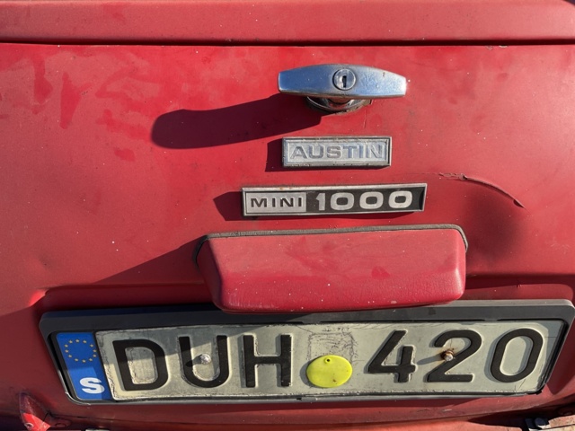 887161-9 BMC MINI 1000 SALOON