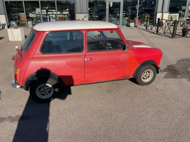 887161-11 BMC MINI 1000 SALOON