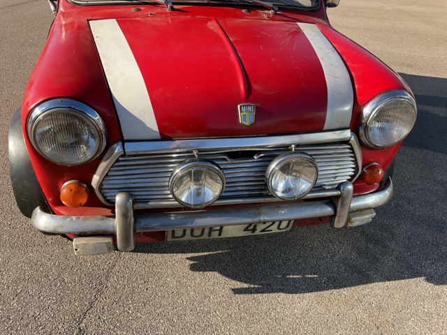 887161-14 BMC MINI 1000 SALOON