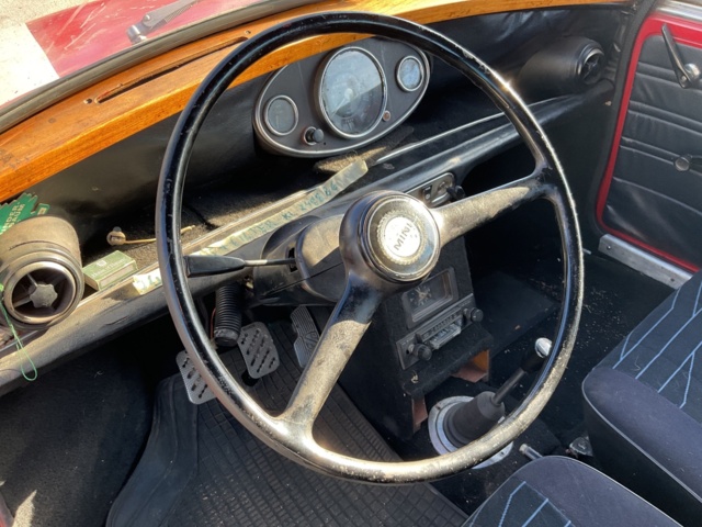 887161-16 BMC MINI 1000 SALOON