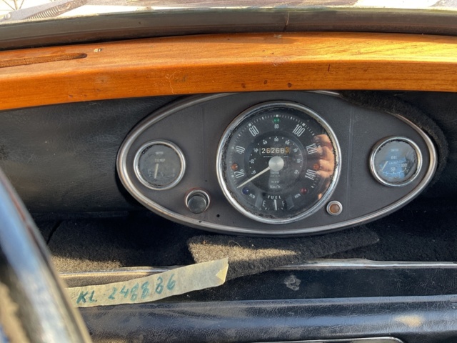 887161-17 BMC MINI 1000 SALOON