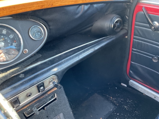 887161-19 BMC MINI 1000 SALOON