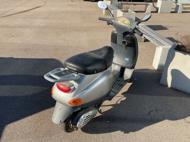 887162-4 Moped Piaggio ET2 50