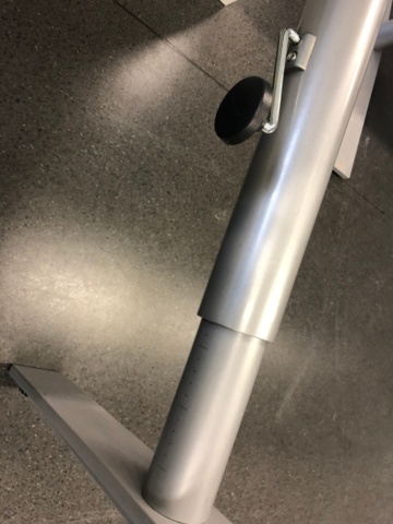 951728-5 Kinnarps työpöytä korkeussäädöllä (ei sähkö)