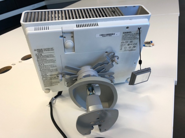 951735-1 Casio XJ-M240 projektori