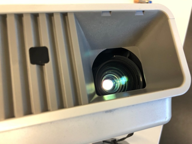 951735-5 Casio XJ-M240 projektori