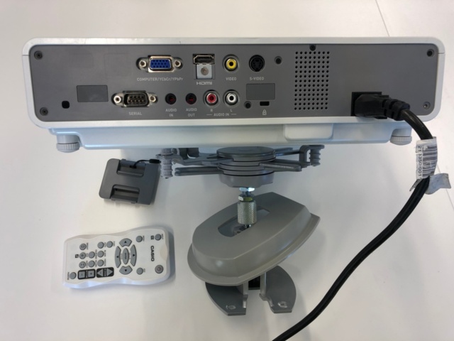 951735-6 Casio XJ-M240 projektori