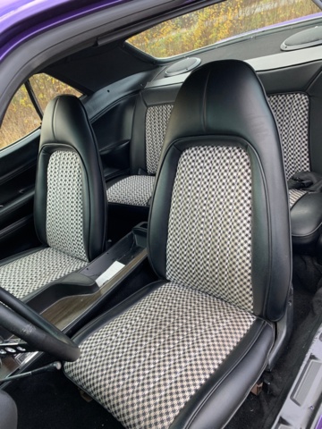 952139-21 Plymouth Barracuda 5.2 V8 automatic -1973