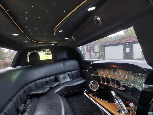 952147-9 Limousine Lincoln Town Car Stretch 4.6 V8 2V SOHC - 2004