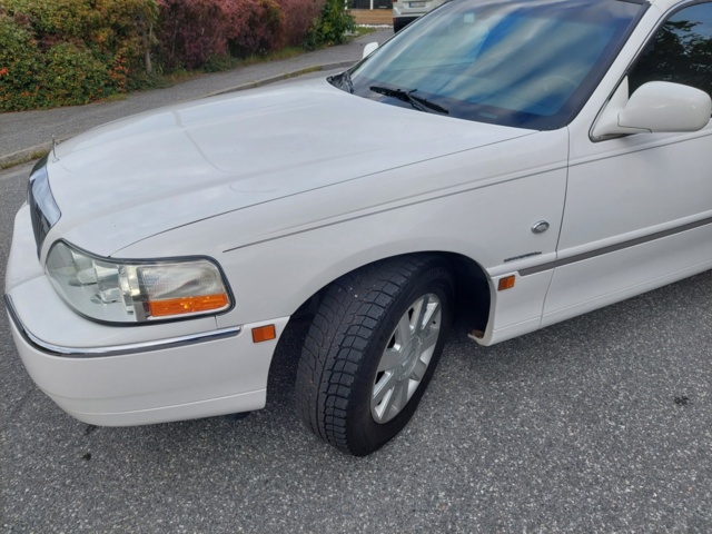 952147-17 Limousine Lincoln Town Car Stretch 4.6 V8 2V SOHC - 2004
