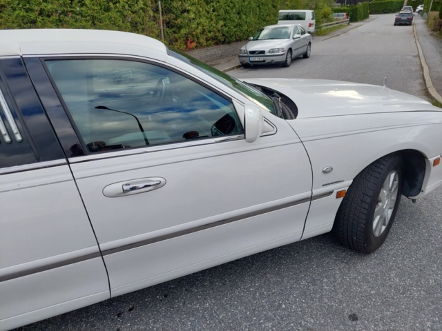 952147-20 Limousine Lincoln Town Car Stretch 4.6 V8 2V SOHC - 2004