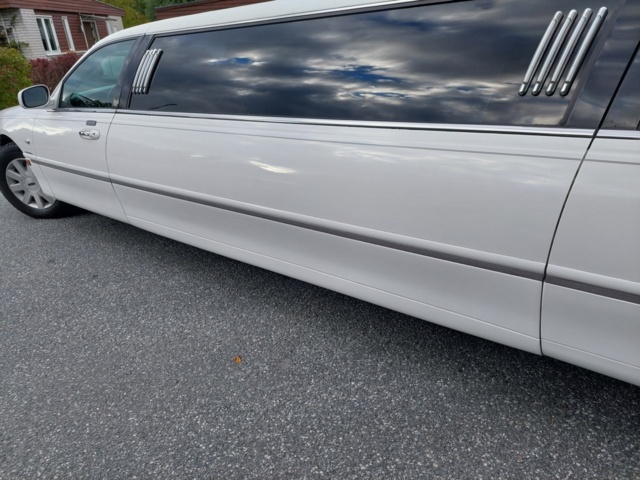 952147-25 Limousine Lincoln Town Car Stretch 4.6 V8 2V SOHC - 2004