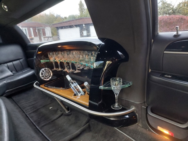 952147-31 Limousine Lincoln Town Car Stretch 4.6 V8 2V SOHC - 2004