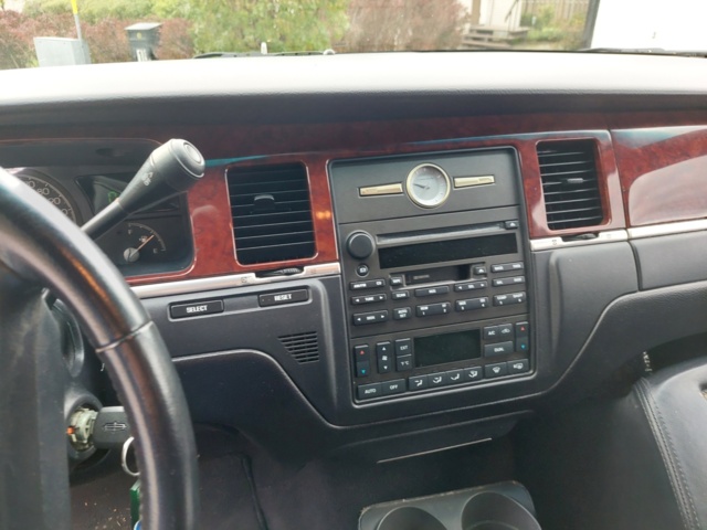 952147-42 Limousine Lincoln Town Car Stretch 4.6 V8 2V SOHC - 2004