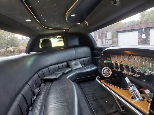 952147-51 Limousine Lincoln Town Car Stretch 4.6 V8 2V SOHC - 2004