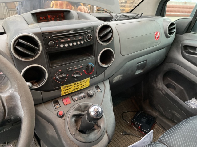 768269-31 Peugeot Partner Van 1.6 HDi - 2008