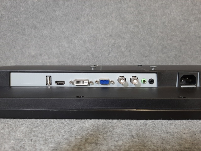 922970-4 TV/monitor 32", Hikvision DS-5032FC-A