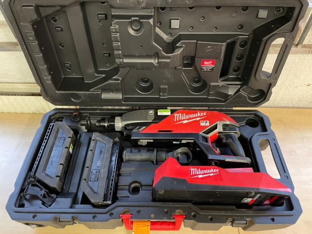 951899-2 Core Drilling Machine - Milwaukee