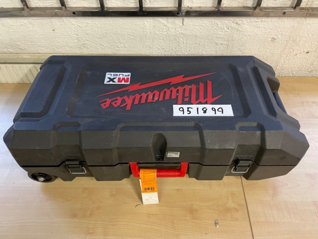 951899-1 Core Drilling Machine - Milwaukee