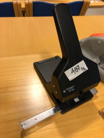 952258-4 Voimanitoja ja iso rei'ittäjä - Ei pohjahintaa