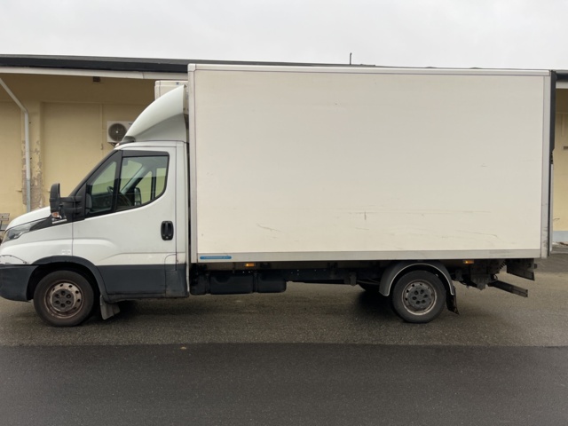 917490-2 Iveco Daily 35-170 Chassis Cab 3.0 JTD Hi-Matic, 170hp, 2016