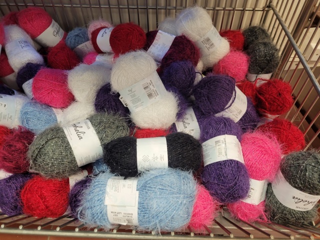 952685-5 Various yarns, Yarn (candy, cloud, divine, ophelia)