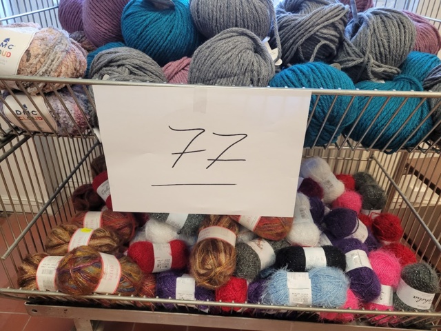 952685-10 Various yarns, Yarn (candy, cloud, divine, ophelia)