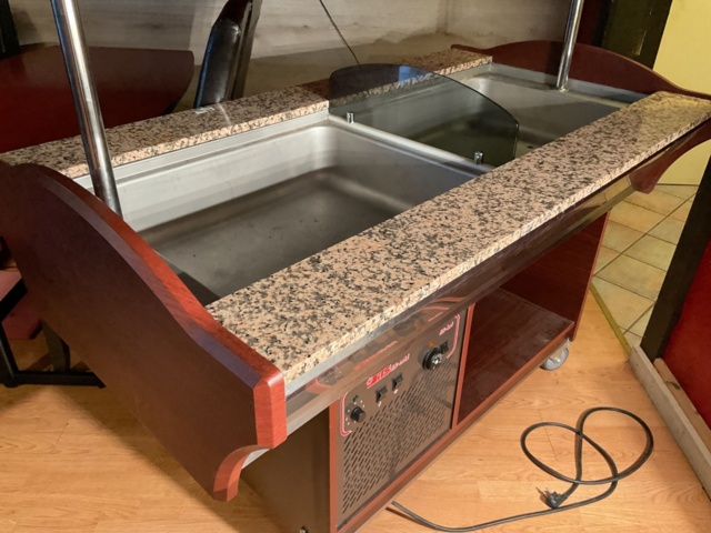 887173-6 Heating and cooling buffet on wheels