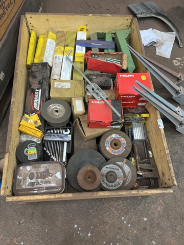 946110-1 Pallet with welding electrodes, angle