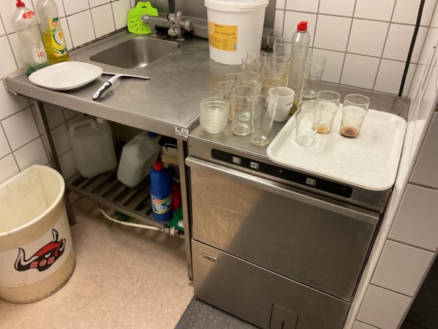 887188-1 Dishwasher Zanussi with bench