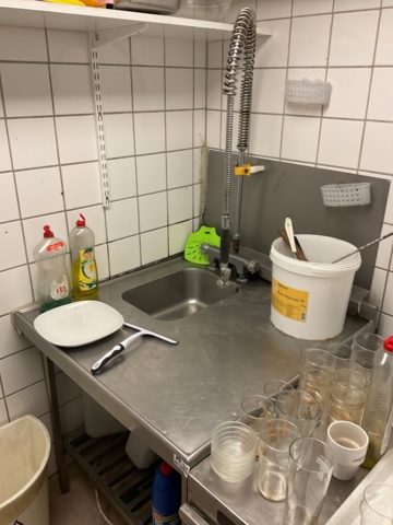 887188-5 Dishwasher Zanussi with bench