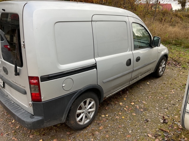 887210-5 Opel Combo Van 1.7 DTI - 2003