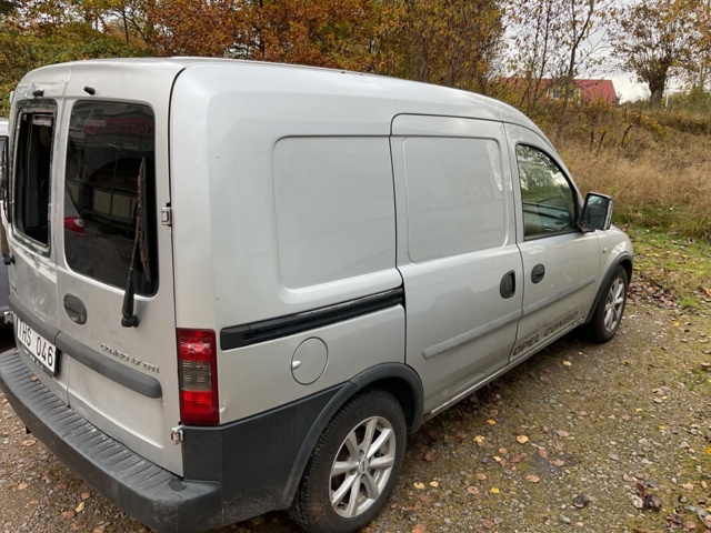 887210-20 Opel Combo Van 1.7 DTI - 2003