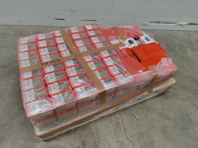 953572-1 Approx. 90 packs Mounting screw Grabber