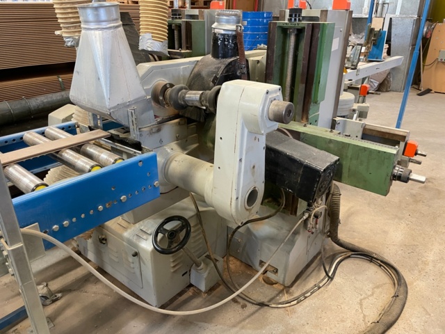 953585-6 Profiling line for herringbone parquet