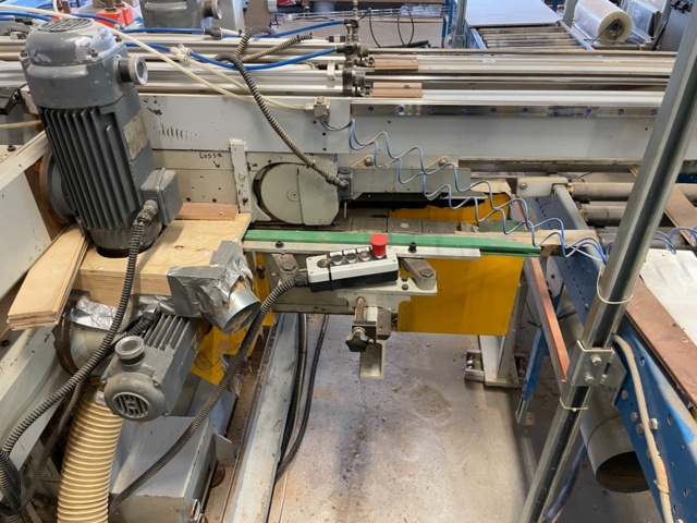 953585-33 Profiling line for herringbone parquet