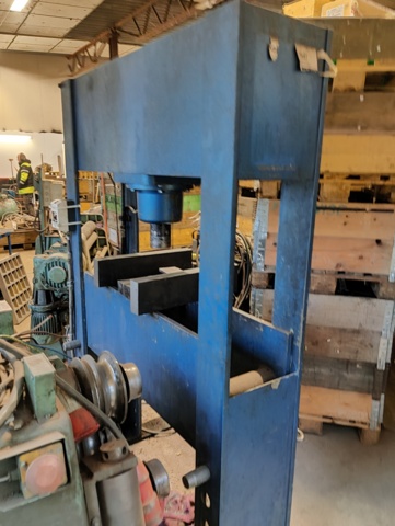 949216-9 Workshop press Stenhøj 60 tons