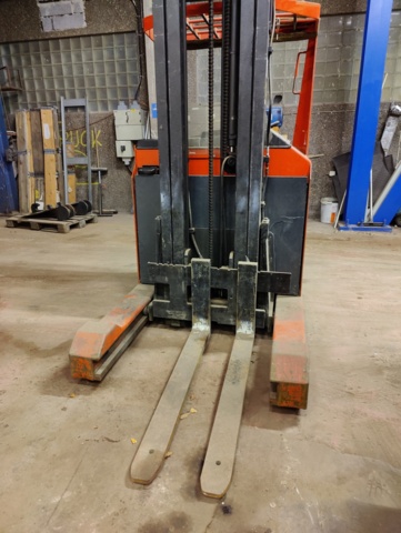 949226-3 Reach truck BT RT 2000 E (repair object)