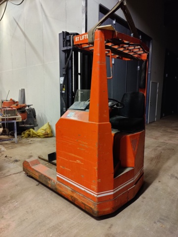 949226-5 Reach truck BT RT 2000 E (repair object)