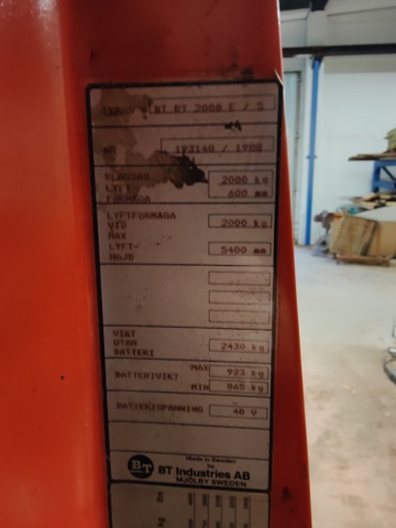 949226-14 Reach truck BT RT 2000 E (repair object)