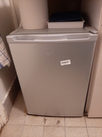 920656-1 Refrigerator, Logic LTT68S18E