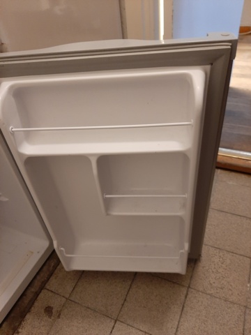 920656-4 Refrigerator, Logic LTT68S18E