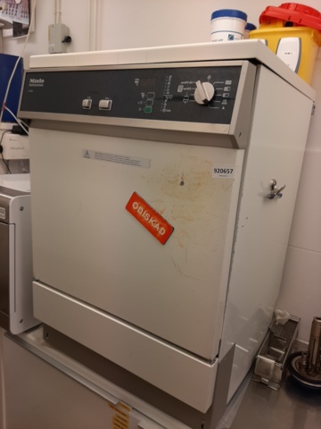 920657-1 Laboratory dishwasher, Miele G7862