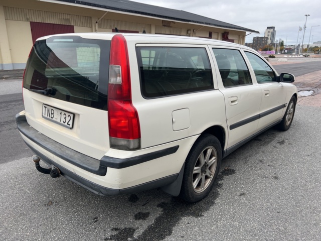 946160-5 Volvo V70 2.4T - 2002