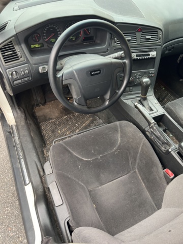 946160-27 Volvo V70 2.4T - 2002