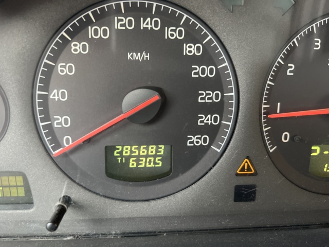 946160-30 Volvo V70 2.4T - 2002